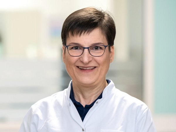 Doctor Medicinae Universae / Medizinische Universität „Semmelweis“ Noémi Varga